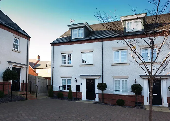Dbs Serviced Apartments - The Townhouse