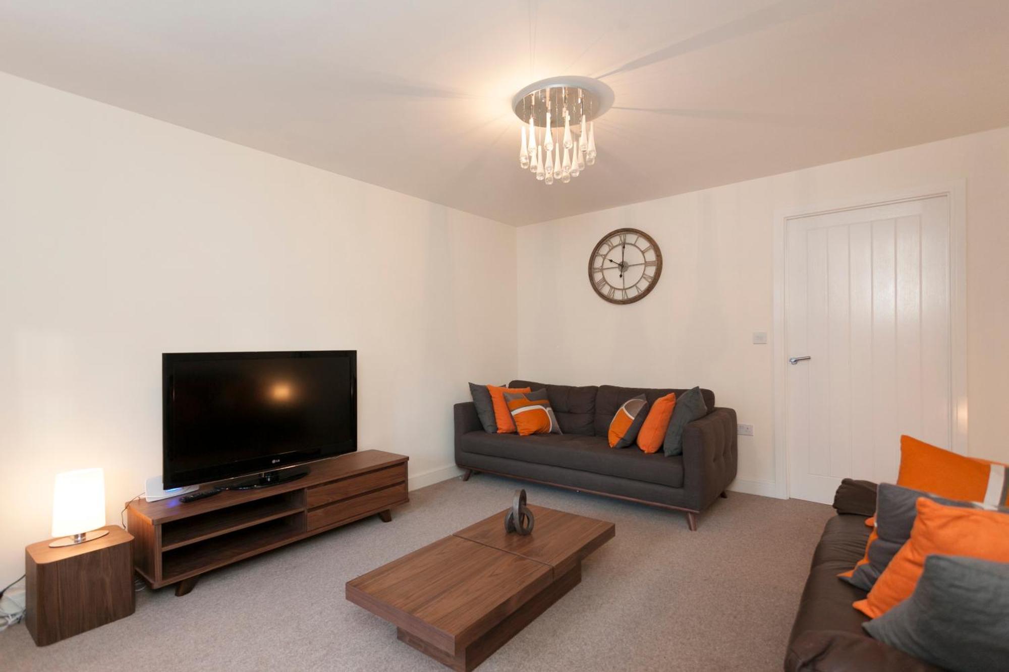 Dbs Serviced - The Townhouse Apartment